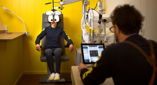 Peut-on faire un examen de vue chez un opticien ? 3 minutes pour y voir plus clair
